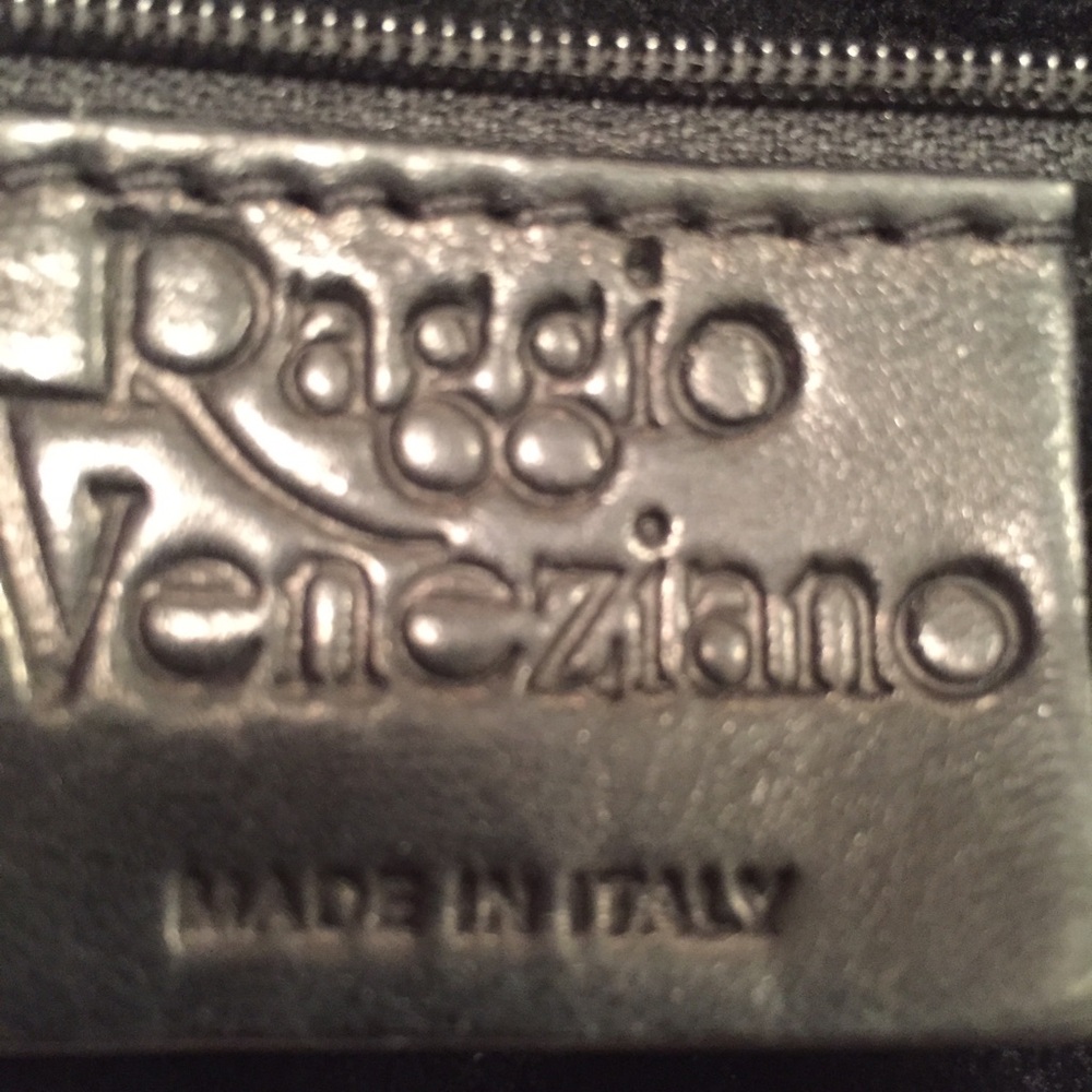 Beautiful Italian Handbag - Picture 3 of 4